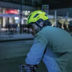 Casque Vélo Avec éclairages Abus Hyban 2.0 LED Signal Yellow -Promos Roulante Pro Boutique casque velo avec eclairages abus hyban 2 0 led signal yellow full 5