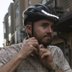 Casque Vélo Clignotant Lumos Kickstart Avec Feu Stop - Noir 8 Casque Vélo Clignotant Lumos Kickstart Avec Feu Stop - Noir -Promos Roulante Pro Boutique casque velo clignotant lumos kickstart avec feu stop noir full 3