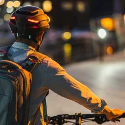 Casque Vélo Lumineux à Clignotants Ultra Lumos Noir 11 Casque Vélo Lumineux à Clignotants Ultra Lumos Noir -Promos Roulante Pro Boutique casque velo lumineux a clignotants ultra lumos noir full 6