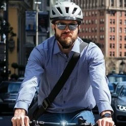 Casque Vélo Urbain Noir Pedelec 2.0 Abus Avec Lumière Arrière 9 Casque Vélo Urbain Noir Pedelec 2.0 Abus Avec Lumière Arrière -Promos Roulante Pro Boutique casque velo urbain noir pedelec 2 0 abus avec lumiere arriere full 4