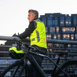 Gilet Jaune Avec éclairage Arrière Intégré Tegra EBike Wowow -Promos Roulante Pro Boutique gilet securite avec eclairage tegra wowow 5