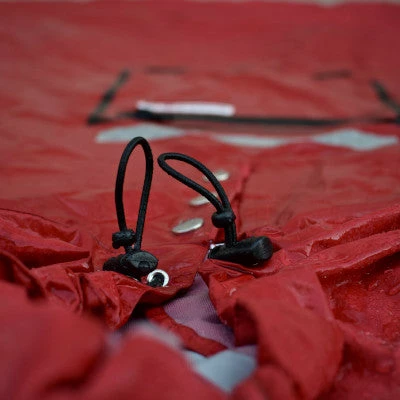 Poncho Vélo Imperméable Rouge The Peoples Poncho 5 Poncho Vélo Imperméable Rouge The Peoples Poncho – Image 5