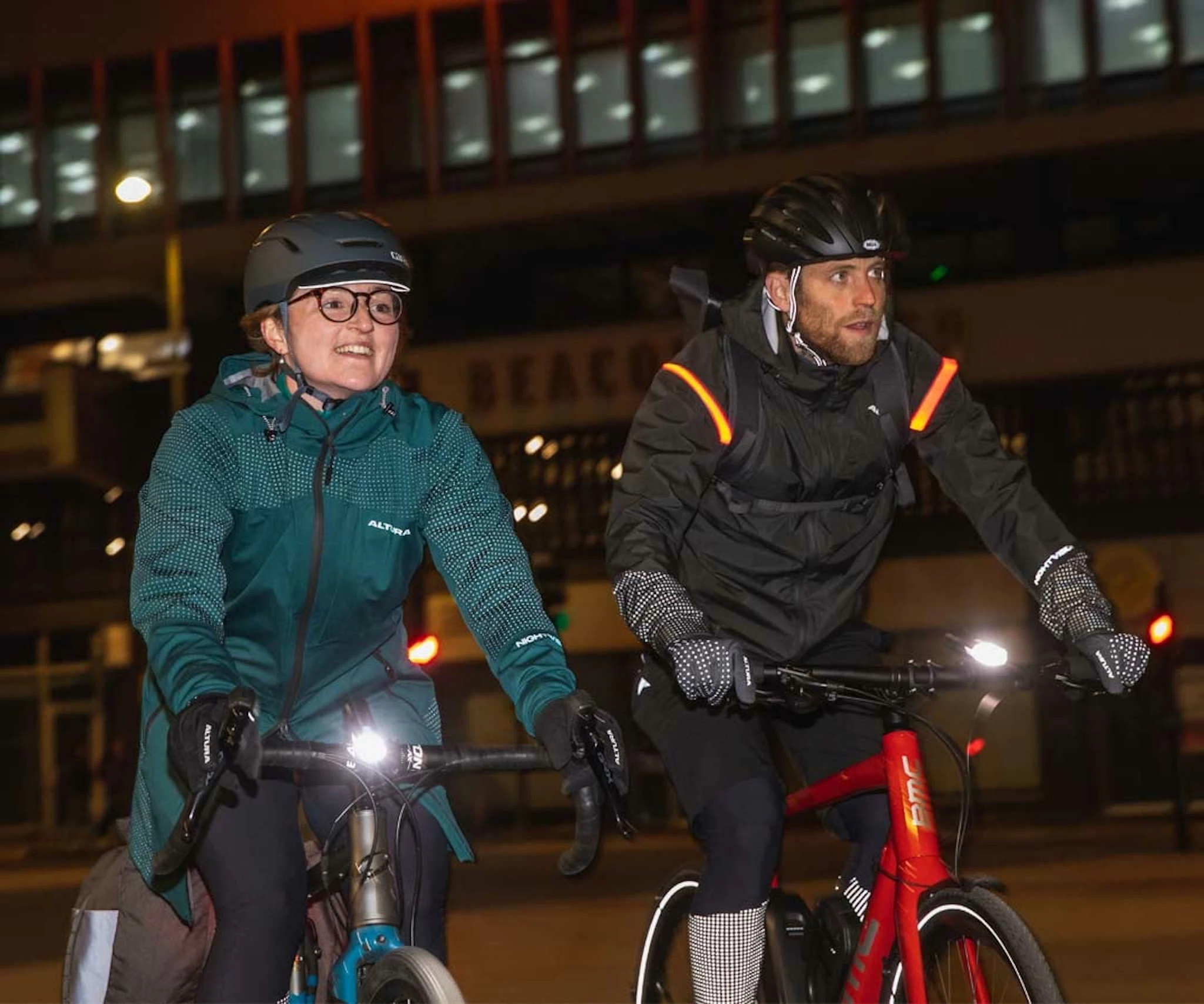 Veste Vélo Hommes Avec éclairage Intégré Nightvision Electron Altura 2 Veste Vélo Hommes Avec éclairage Intégré Nightvision Electron Altura - Image 2